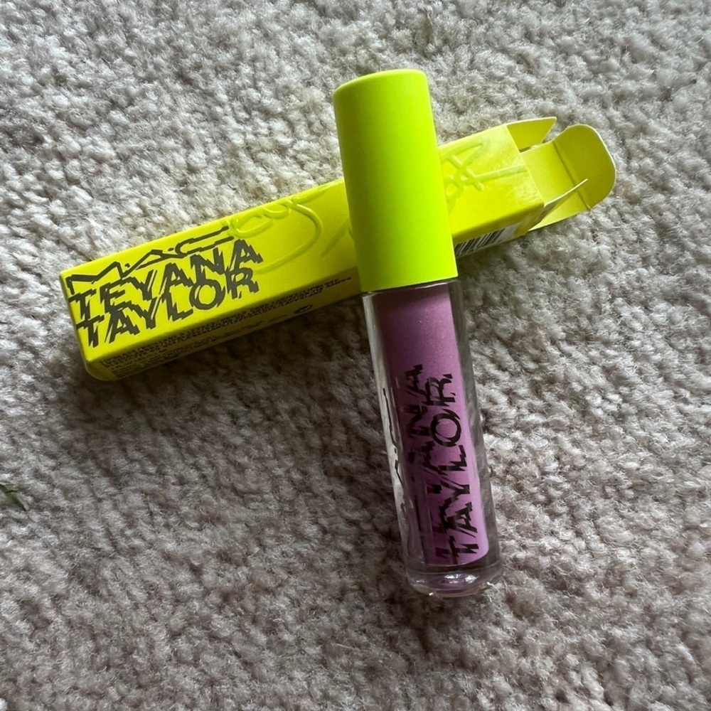 Mac x Teyana Taylor Save Y’a Tears Hunny lipgloss